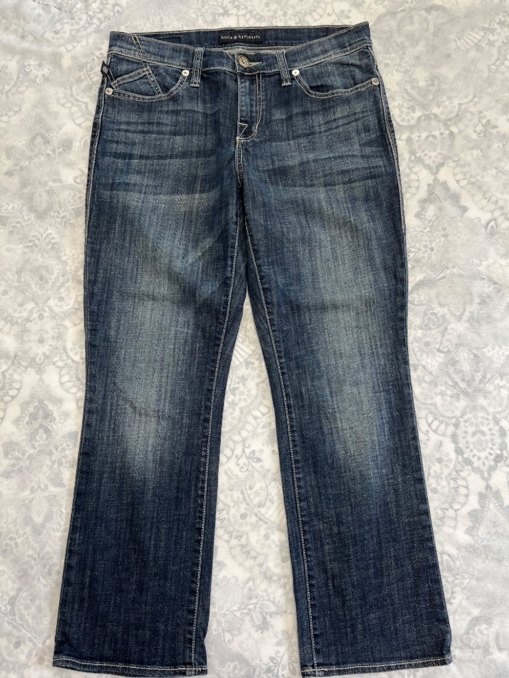 Rock & Republic Women's 12 Kendall Cropped Mid-Rise Whiskering Capri Jeans